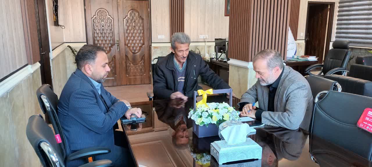 برگزاری ملاقات مردمی و دیدار چهره به چهره فرماندار نقده + تصاویر