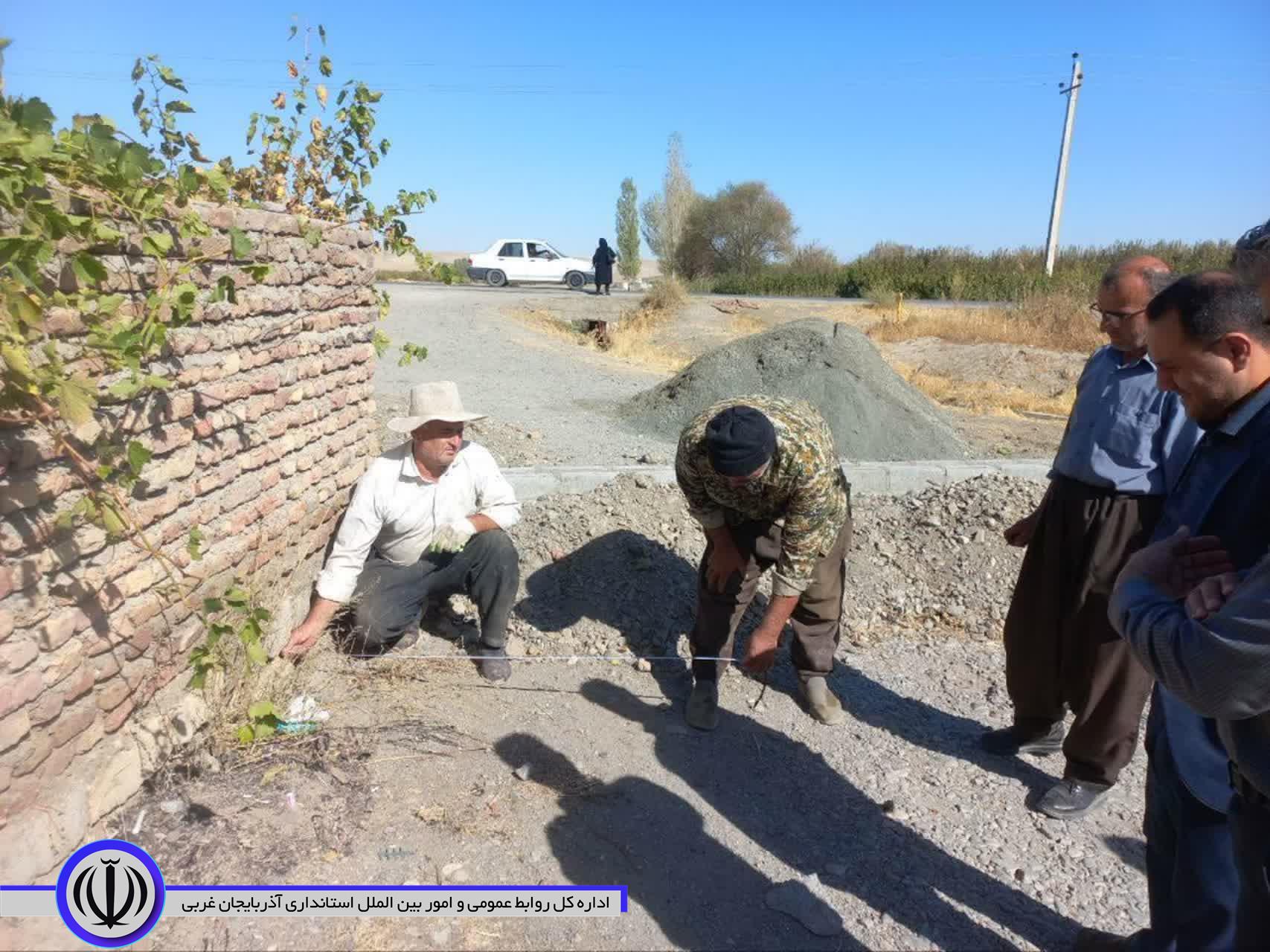 بازدید بخشدار مرکزی نقده از پروژه های عمرانی در حال اجرا در روستاهای آلاگوز علیا و چیانه