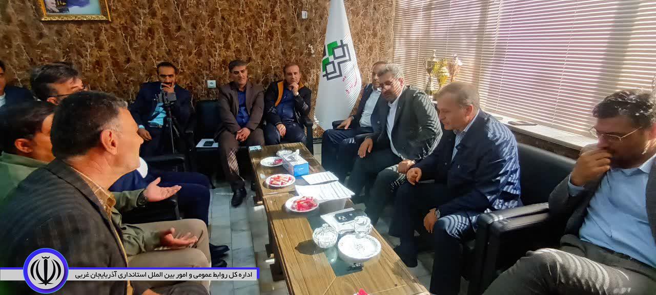 دیدار چهره به چهره فرماندار نقده با شهروندان در محل شهرداری برگزار شد