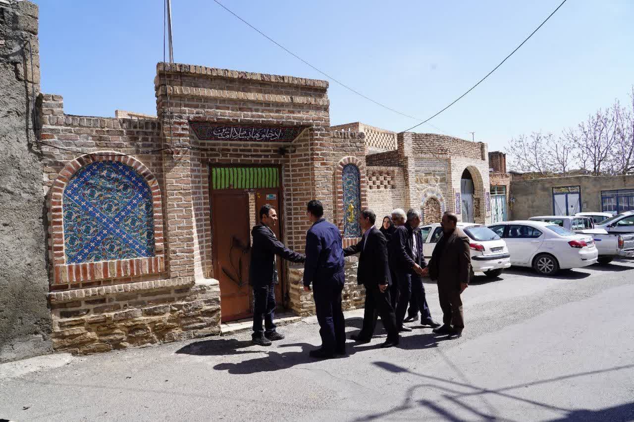 بازدید فرماندار نقده و مدیرکل میراث فرهنگی استان از اولین خانه صنایع‌دستی در حال احداث بخش خصوصی در شهرستان نقده + تصاویر