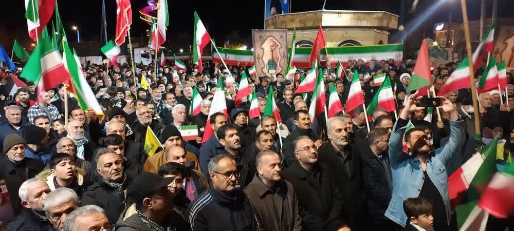 حضور معاون استاندار آذربایجان‌غربی در تجمع شبانه مردمی شهرستان نقده