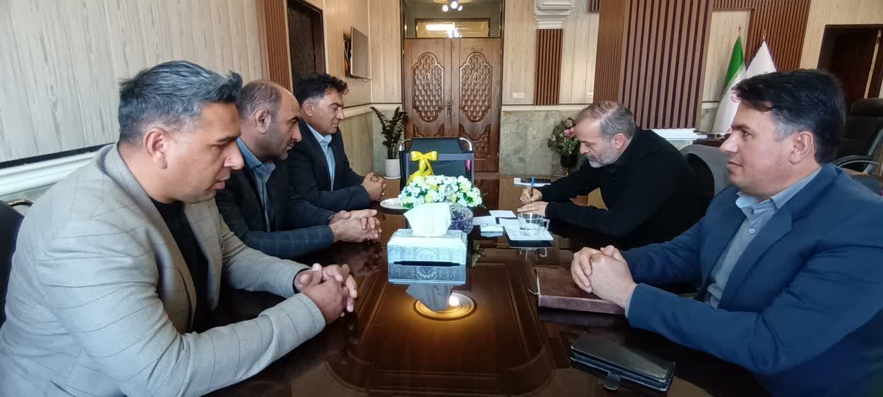 برگزاری ملاقات مردمی و دیدار چهره به چهره فرماندار نقده + تصاویر