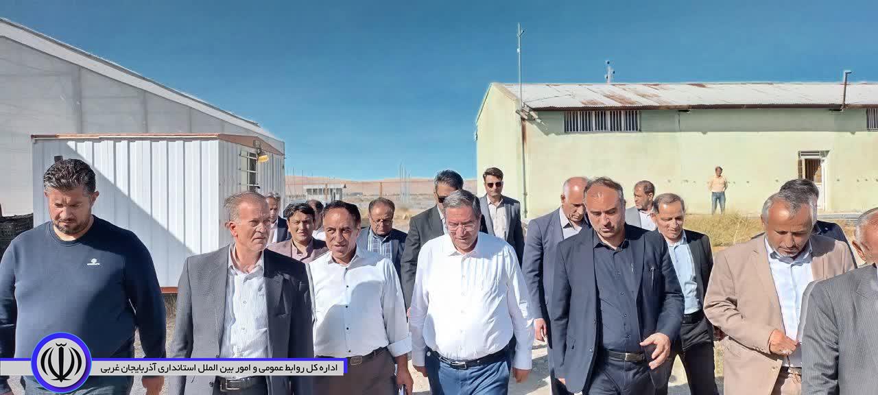 بازدید استاندار آذربایجانغربی از شهرک گلخانهای خلیفهلو