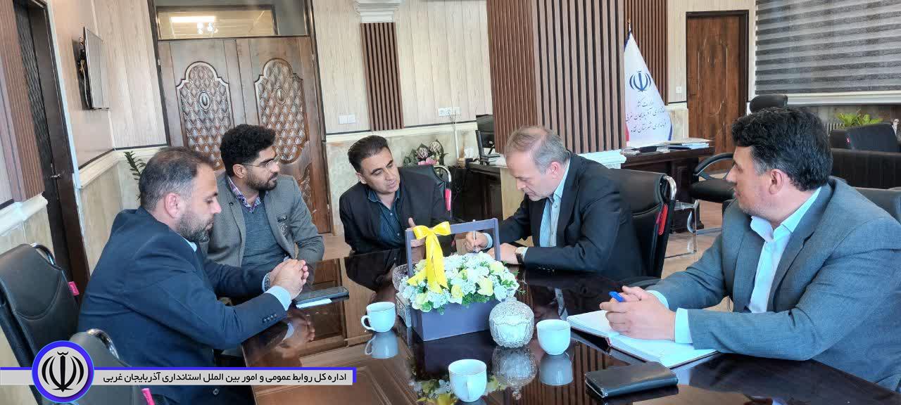 ملاقات مردمی و دیدار چهره به چهره سرپرست فرمانداری نقده با مردم شریف شهرستان