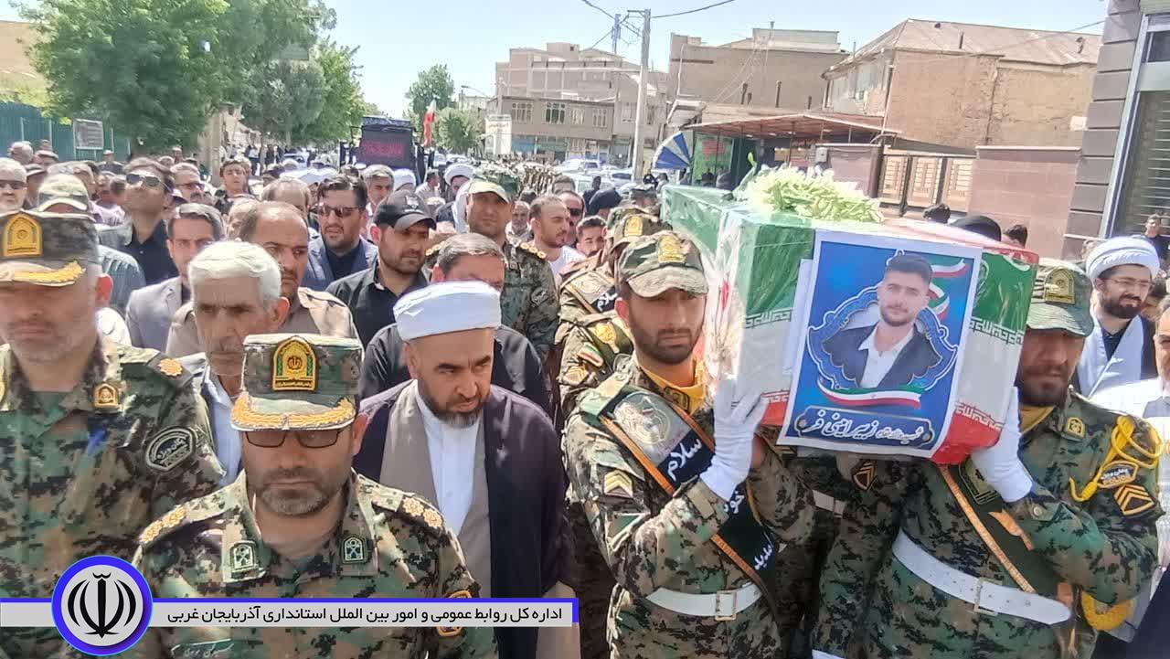 مراسم تشییع پیکر پاک شهید زبیر امینی فر در شهرستان نقده برگزار شد