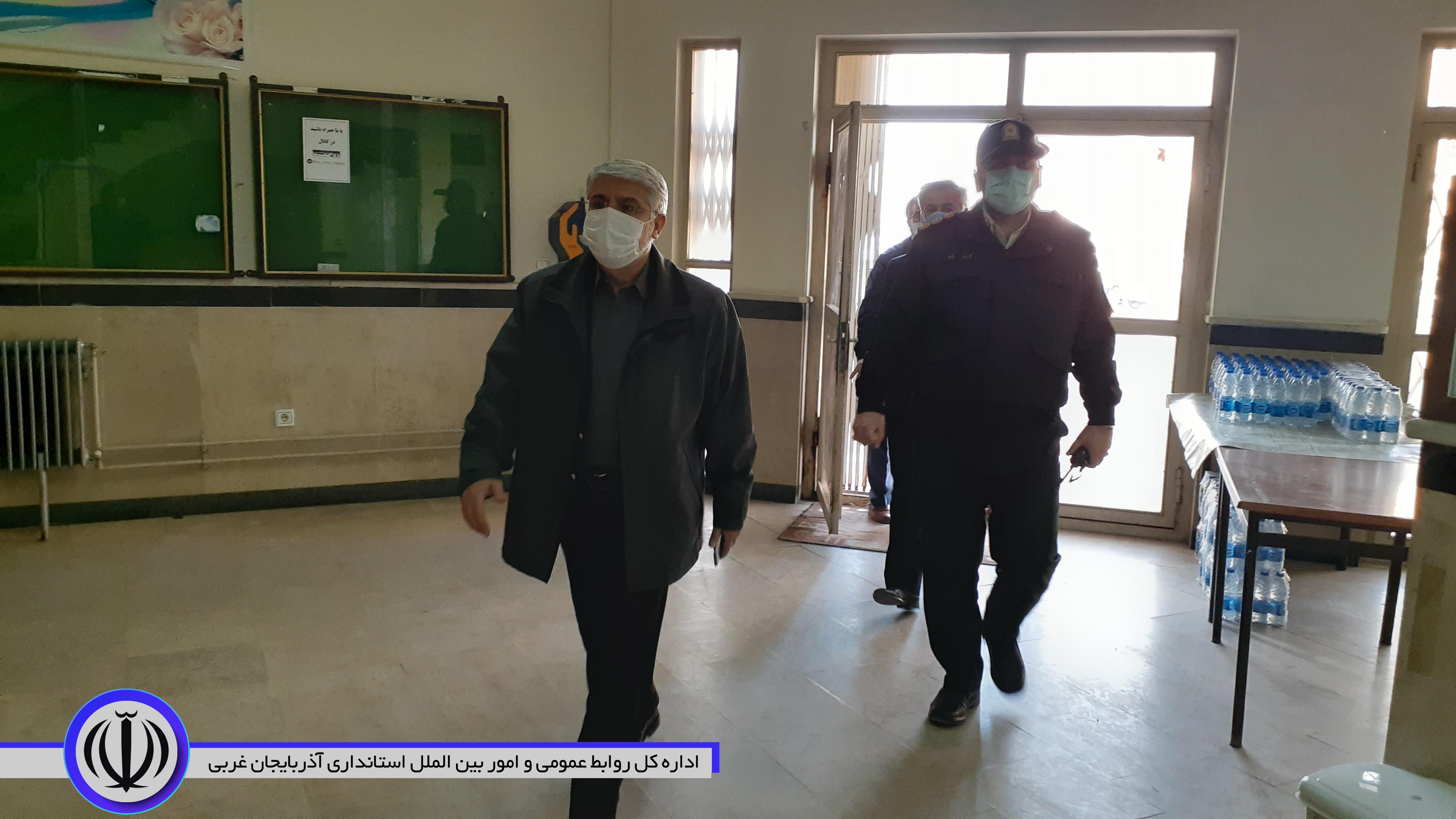بازدید منوچهر شاکر فرماندار شهرستان از نحوه آماده سازی مراکز برگزاری هشتمین آزمون استخدامی دستگاه های اجرایی کشور در شهرستان نقده