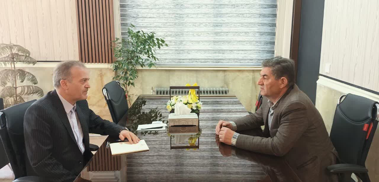 ملاقات مردمی و دیدار چهره به چهره امیرعباس جعفری فرماندار شهرستان نقده با مردم شریف شهرستان در راستای رسیدگی به مشکلات مردمی + تصاویر