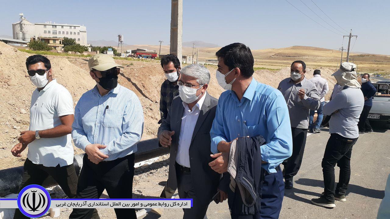 بازدید فرماندار نقده از روند اجرایی بهسازی و تعریض محور حیدرآباد