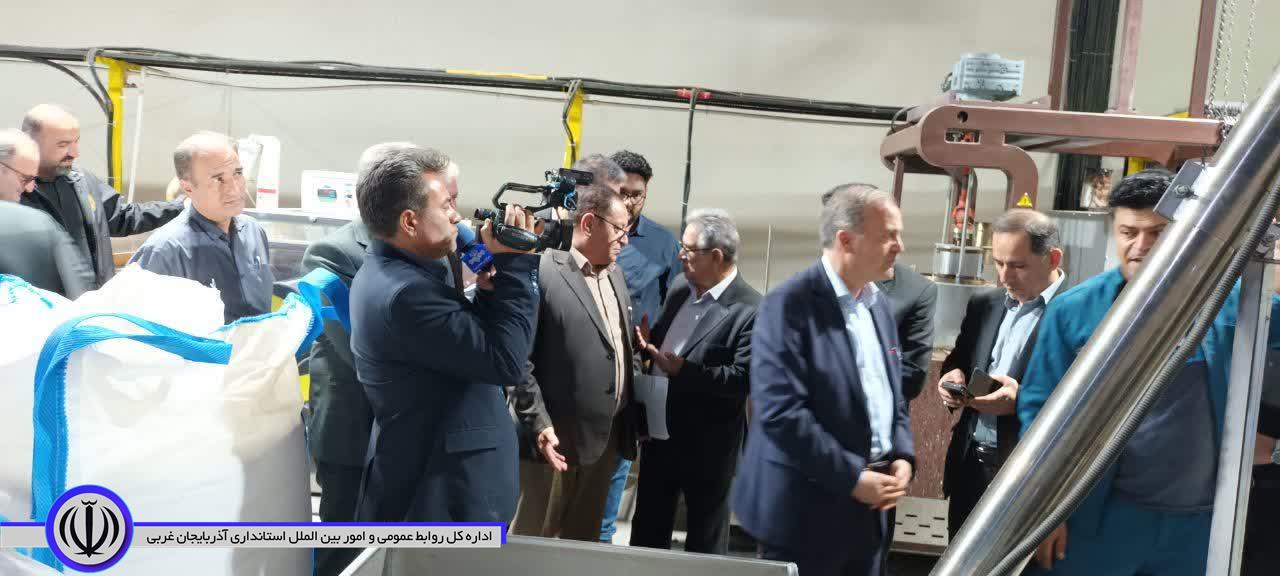 بازدید سرپرست فرمانداری شهرستان نقده از کارخانه زیپسازی آذرپلاست سولدوز( جعفرزاده) با هدف بررسی مشکلات و آمادهسازی برای فاز سوم توسعه + تصاویر