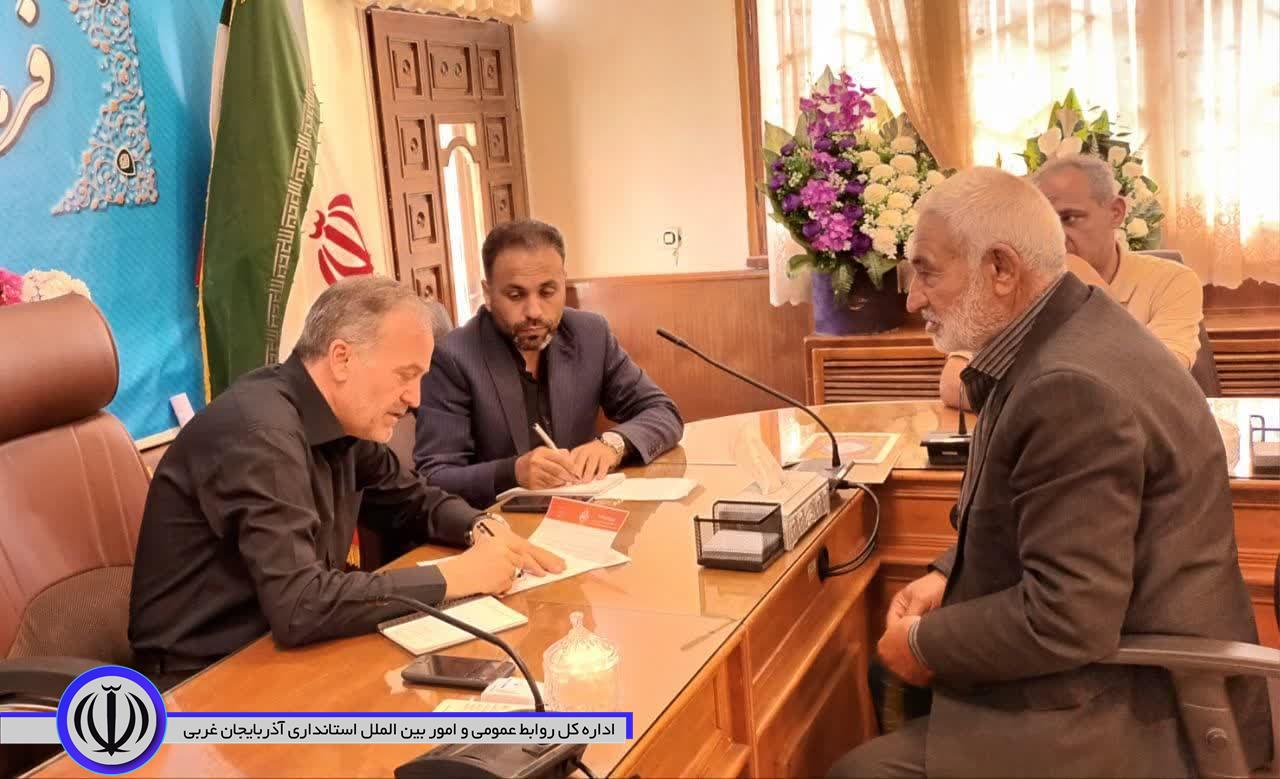 ملاقات مردمی و دیدار چهره به چهره سرپرست فرمانداری شهرستان نقده با شهروندان برگزار شد