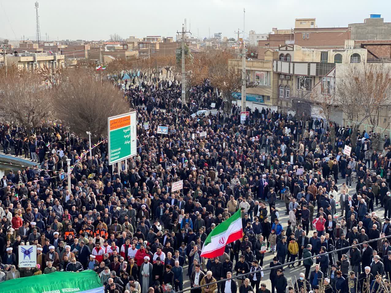 حضور باشکوه مردم شهید پرور و زمانشناس شهرستان نقده در راهپیمایی یوم الله 22 بهمن چهل و هفتمین سالگرد پیروزی انقلاب اسلامی