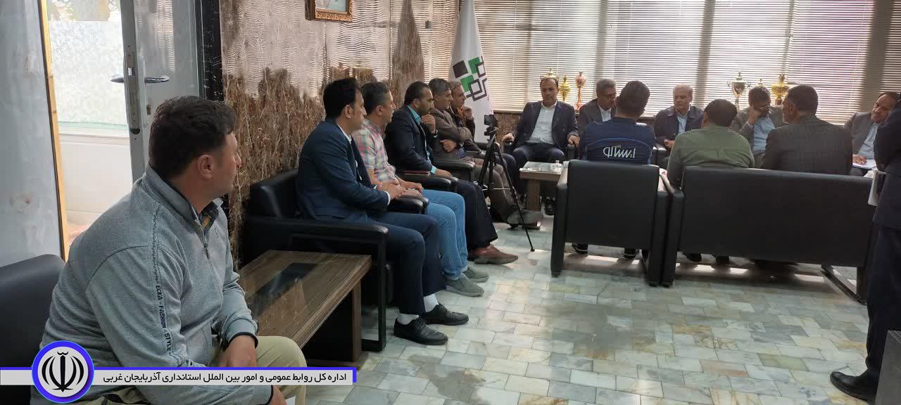 دیدار چهره به چهره فرماندار نقده با شهروندان در محل شهرداری برگزار شد