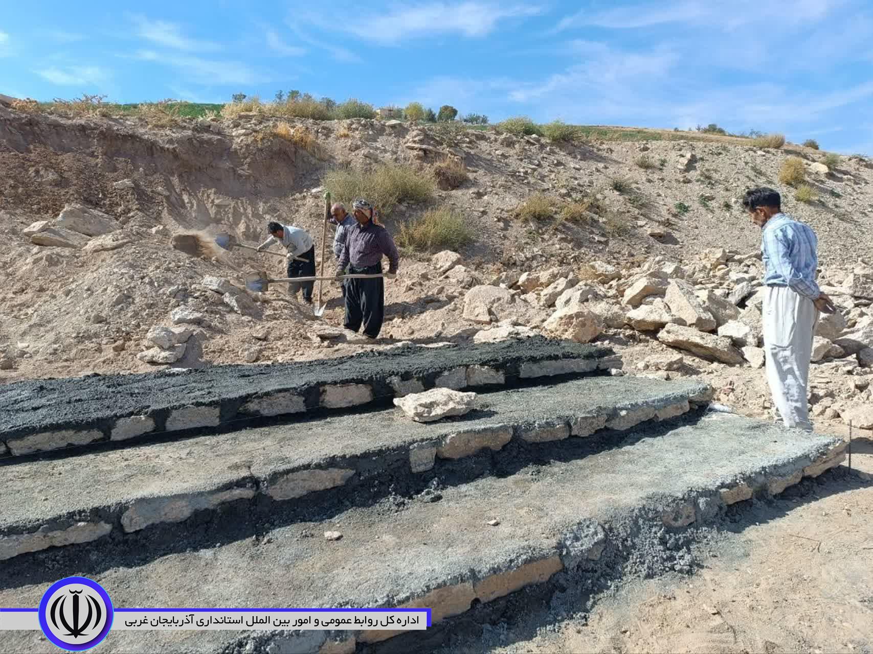 بازدید بخشدار مرکزی نقده از پروژه های عمرانی در حال اجرا در روستاهای آلاگوز علیا و چیانه