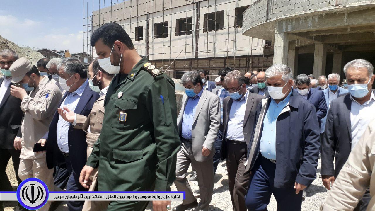 بازدید نایب رییس مجلس شورای اسلامی و استاندار آذربایجان غربی از روند اجرایی طرح توسعه بیمارستان امام(ره)
