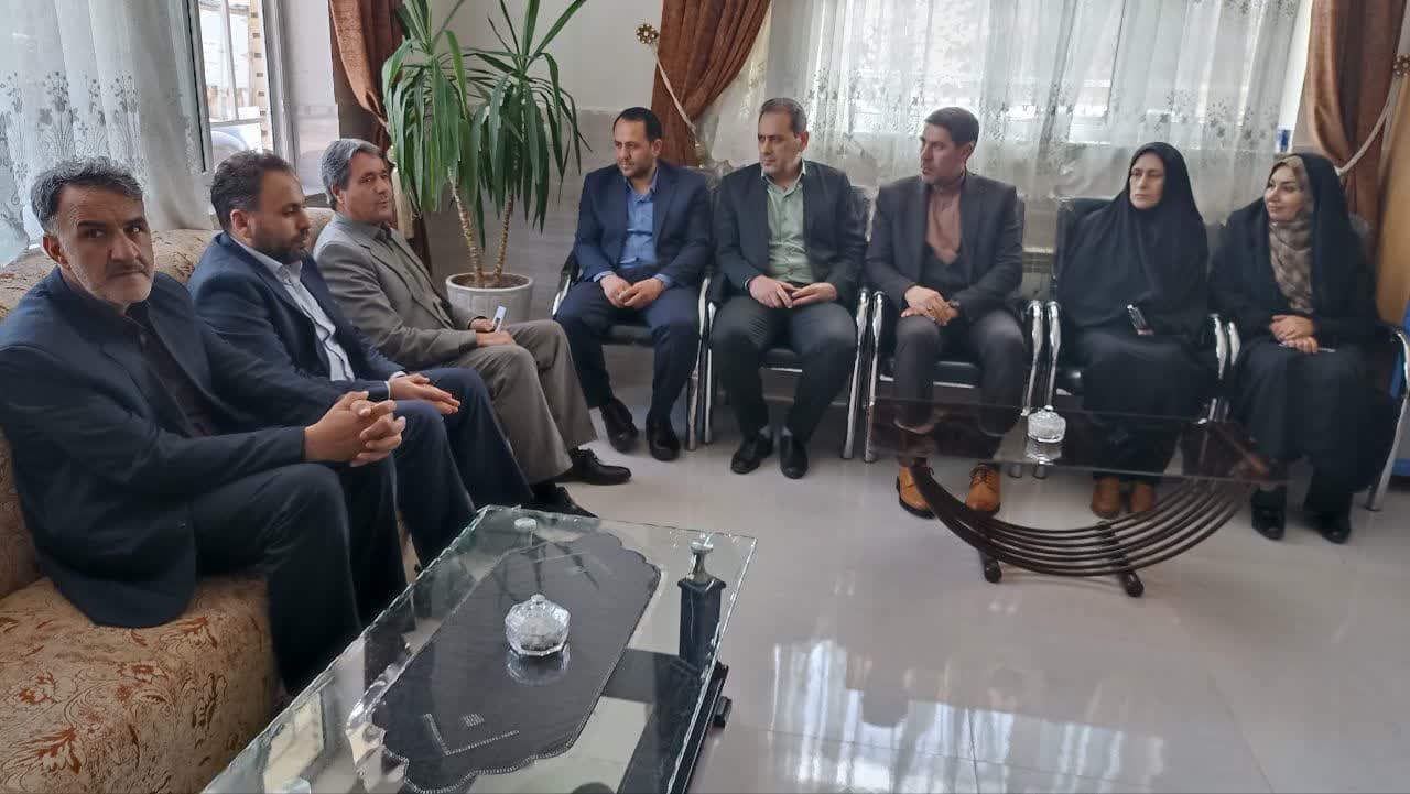 بازدید محمد نوبخت فرماندار شهرستان از سرای سالمندان
