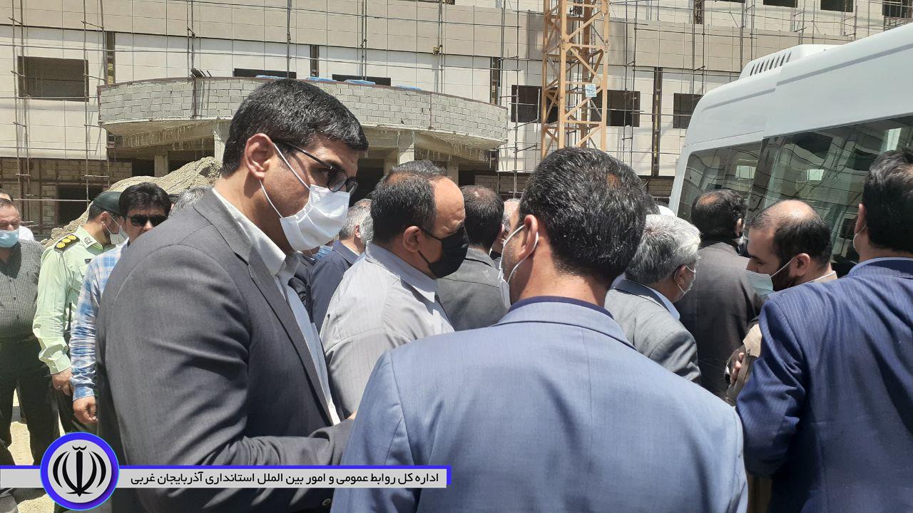 بازدید نایب رییس مجلس شورای اسلامی و استاندار آذربایجان غربی از روند اجرایی طرح توسعه بیمارستان امام(ره)