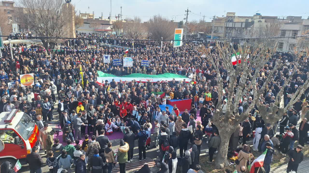 حضور باشکوه مردم شهید پرور و زمانشناس شهرستان نقده در راهپیمایی یوم الله 22 بهمن چهل و هفتمین سالگرد پیروزی انقلاب اسلامی