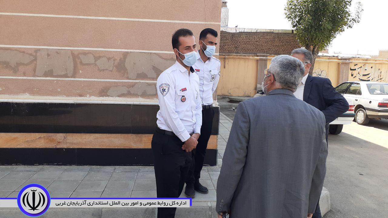 بازدید منوچهر شاکر فرماندار شهرستان از حوزه های برگزاری آزمون سراسری در حوزه شهرستان
