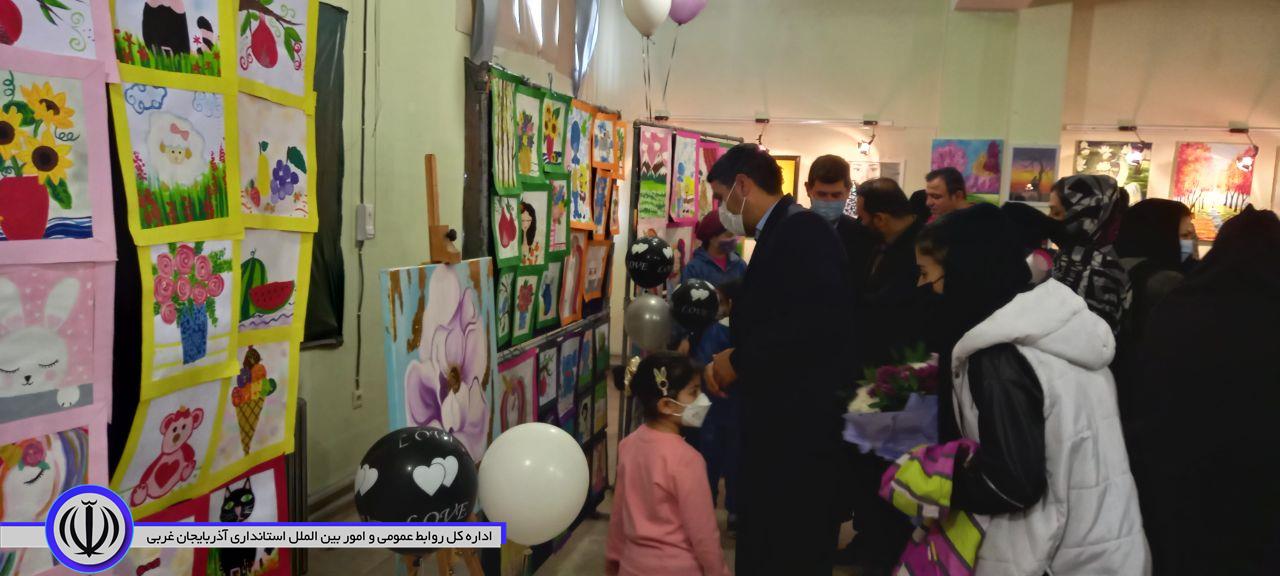 افتتاح نمایشگاه نقاشی رنگ وروغن هنرجویان کودک و نوجوان