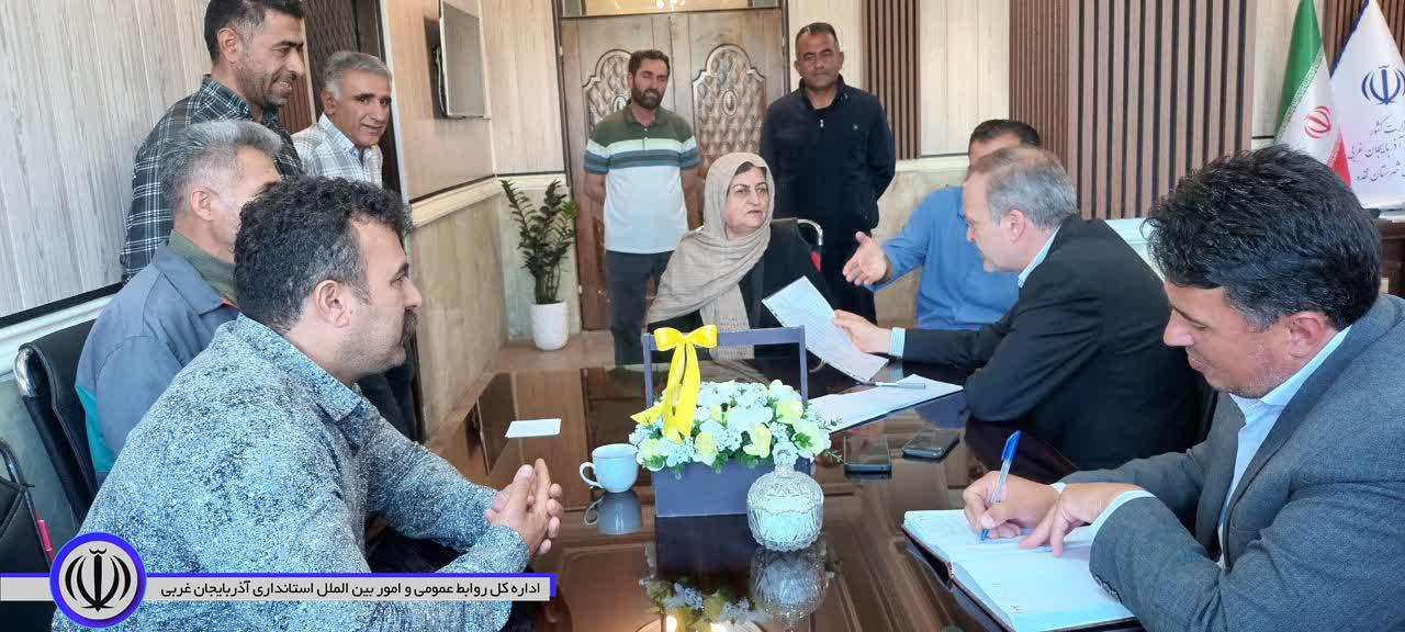 ملاقات مردمی و دیدار چهره به چهره سرپرست فرمانداری نقده با مردم شریف شهرستان