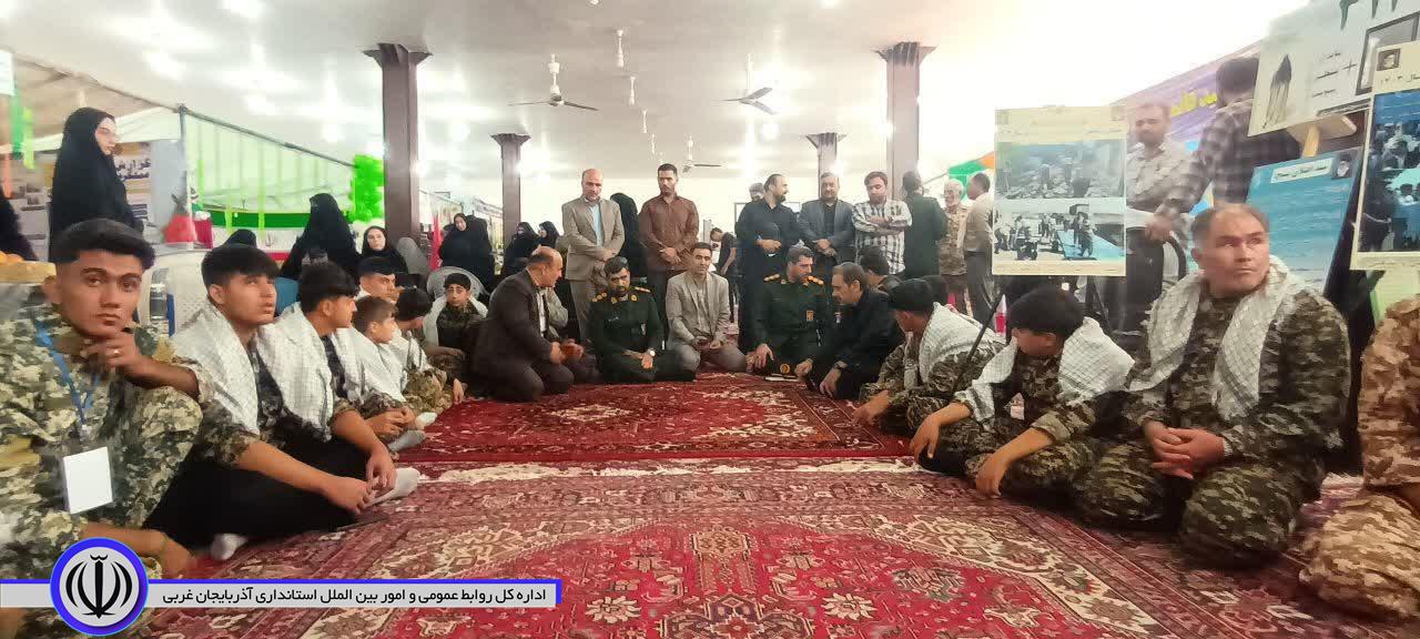 بازدید مسعود اسماعیلی معاون سیاسی، امنیتی و اجتماعی فرمانداری از نمایشگاه پایگاه های اسوه بسیج سپاه پاسداران انقلاب اسلامی شهرستان نقده