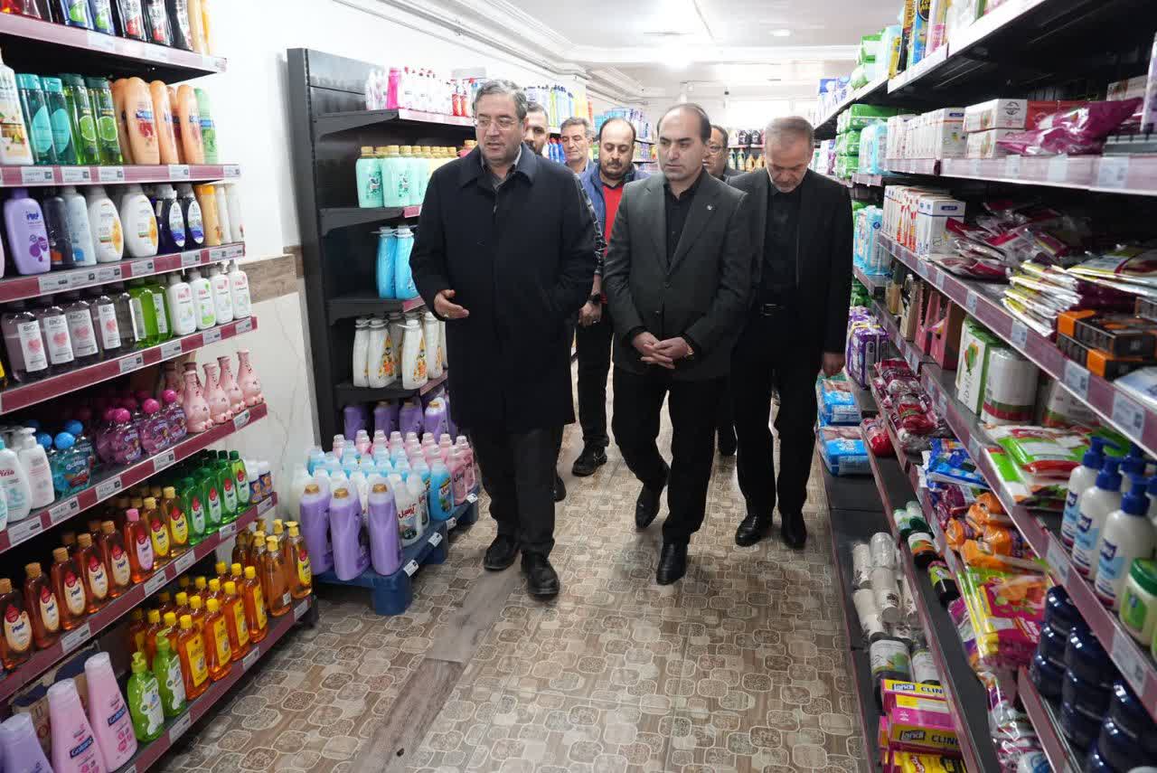 بازدید استاندار آذربایجان‌غربی و فرماندار شهرستان نقده از بازار این شهرستان + تصاویر