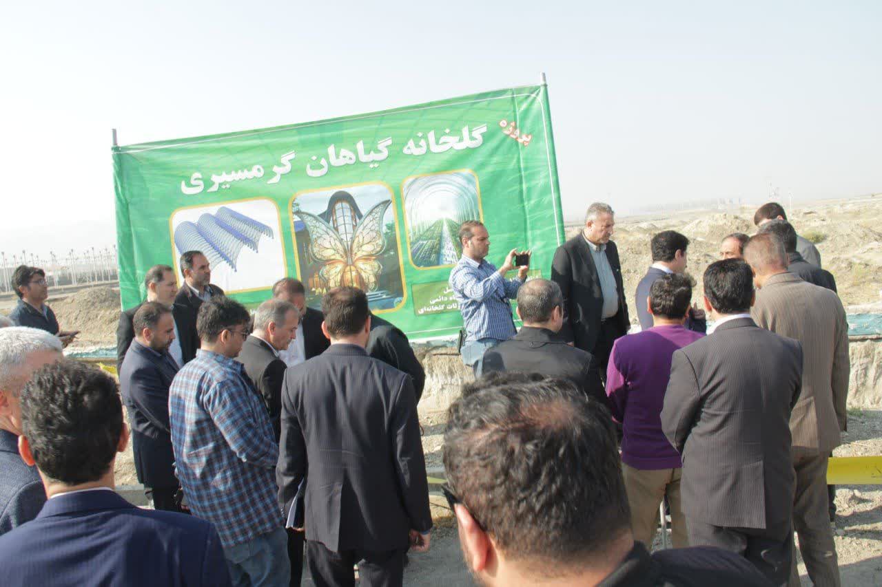 بازدید از شهرک گلخانهای خلیفهلو و تأکید بر بازنگری در فازبندی این مجموعه