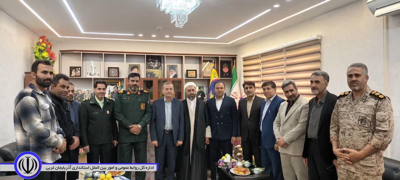 دیدار فرماندار نقده با فرمانده سپاه مهاباد و تبریک ارتقا و ترفیع درجه وی