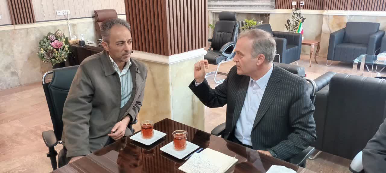 ملاقات مردمی و دیدار چهره به چهره امیرعباس جعفری فرماندار شهرستان نقده با مردم شریف شهرستان در راستای رسیدگی به مشکلات مردمی + تصاویر