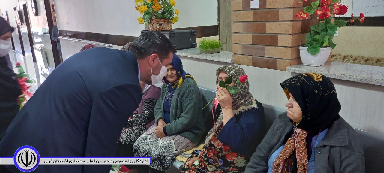 حضور محمد نوبخت فرماندار شهرستان در سرای سالمندان و دیدار با مادران و پرسنل این سرا