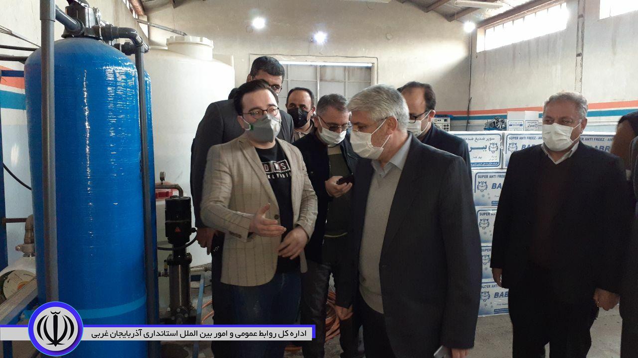 افتتاح کارگاه تولیدی ضدیخ با حضور منوچهر شاکر فرماندار شهرستان