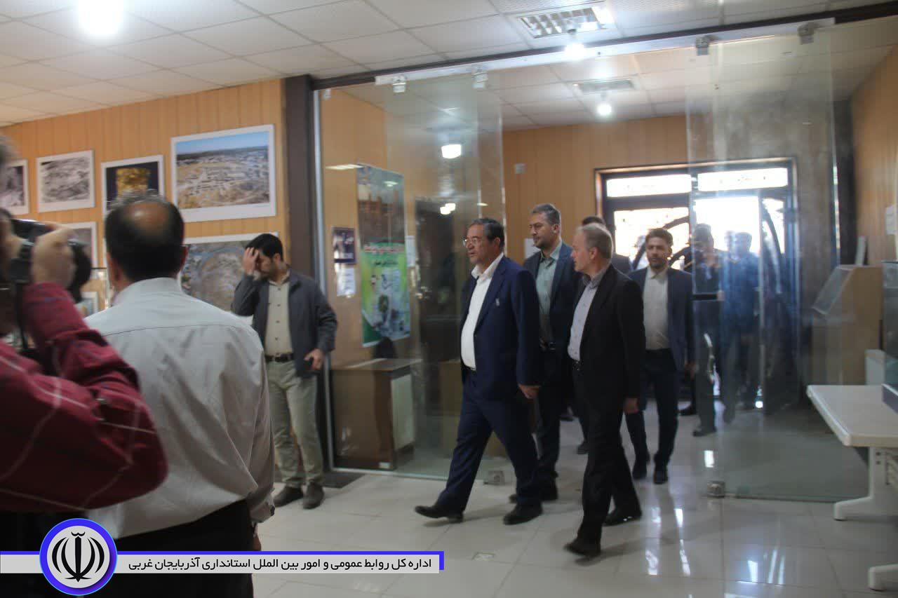 بازدید استاندار آذربایجانغربی از تپه تاریخی حسنلو نقده + تصاویر