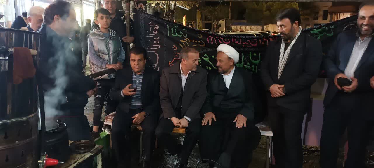 حضور امیرعباس جعفری فرماندار شهرستان نقده در اجتماع باشکوه مردم شهیدپرور و زمانشناس نقده در حمایت از ایران، پشتیبانی از نیروهای مسلح و بیعت با رهبر انقلاب + تصاویر