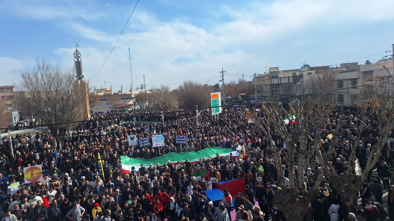 حضور باشکوه مردم شهید پرور و زمانشناس شهرستان نقده در راهپیمایی یوم الله 22 بهمن چهل و هفتمین سالگرد پیروزی انقلاب اسلامی