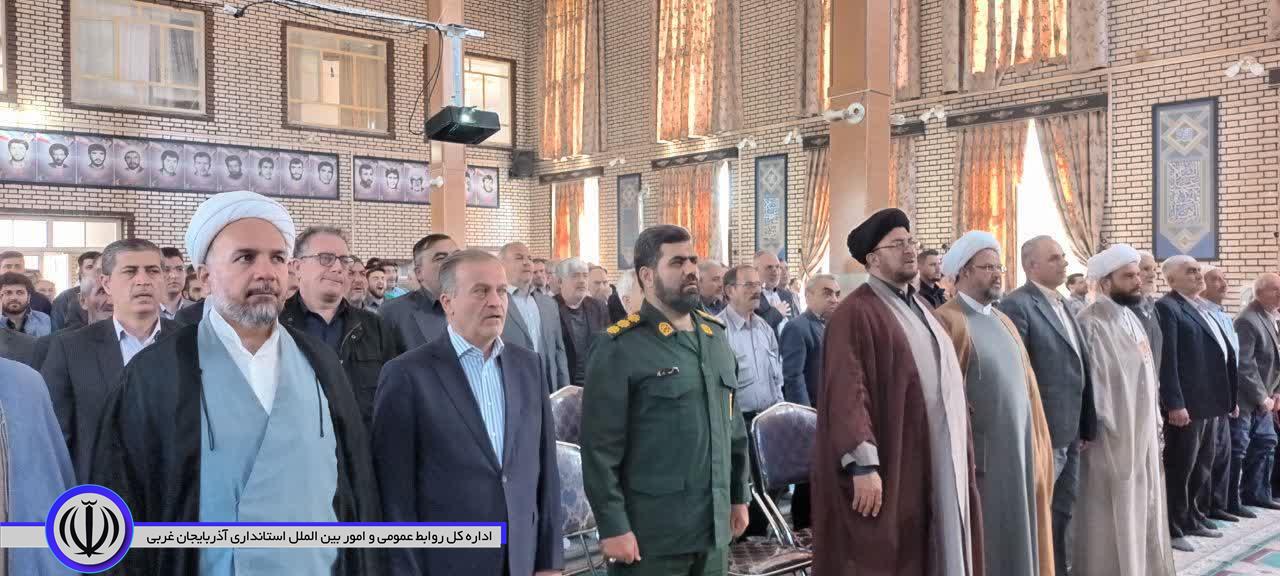 مراسم گرامیداشت هفته دفاع مقدس و همچنین بزرگداشت شهدای مقاومت و اقتدار برگزار شد
