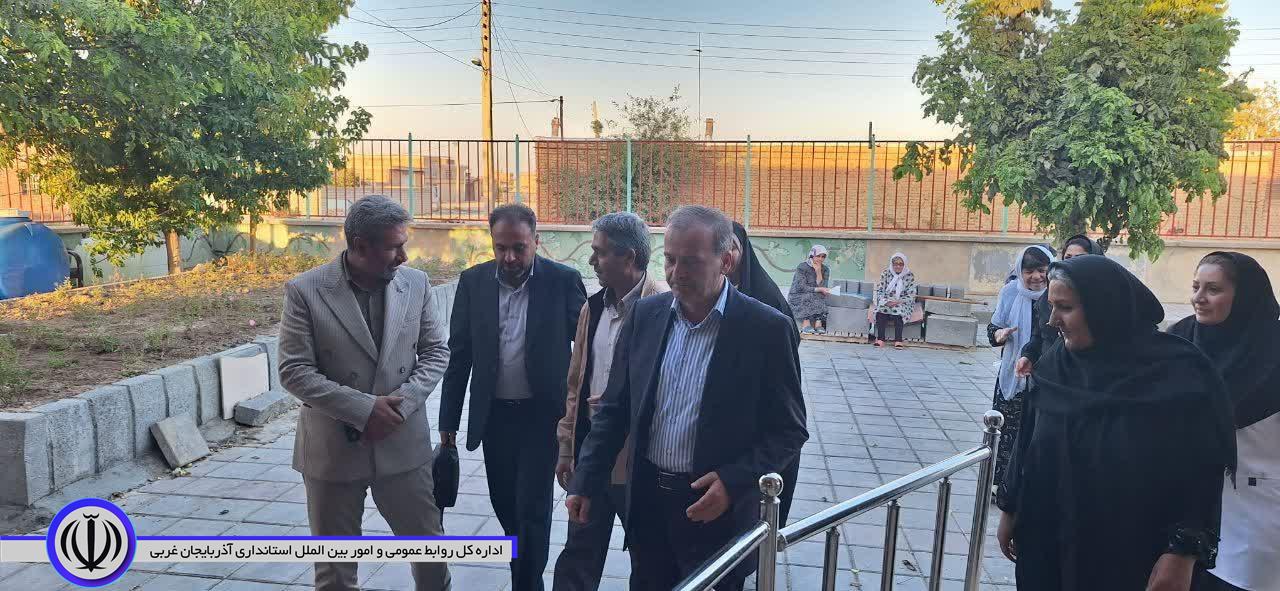 بازدید امیرعباس جعفری سرپرست فرمانداری شهرستان نقده از سرای سالمندان و دیدار و دلجویی از مادران این سرا