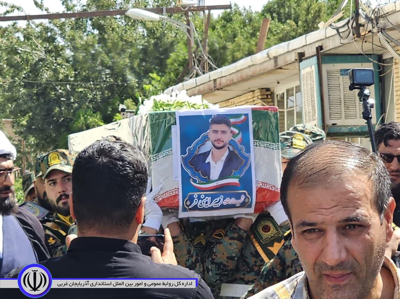 مراسم تشییع پیکر پاک شهید زبیر امینی فر در شهرستان نقده برگزار شد