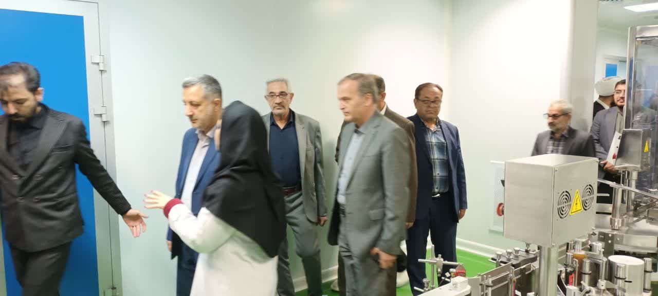 بازدید امیرعباس جعفری سرپرست فرمانداری نقده و سهندی مدیرکل ستاد اجرایی فرمان حضرت امام (ره) از شرکت داروگستر ساوا شفاژن