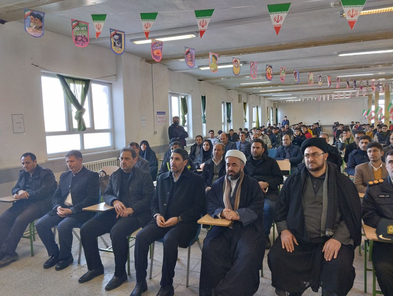 نواخته شدن زنگ انقلاب با حضور فرماندار شهرستان نقده