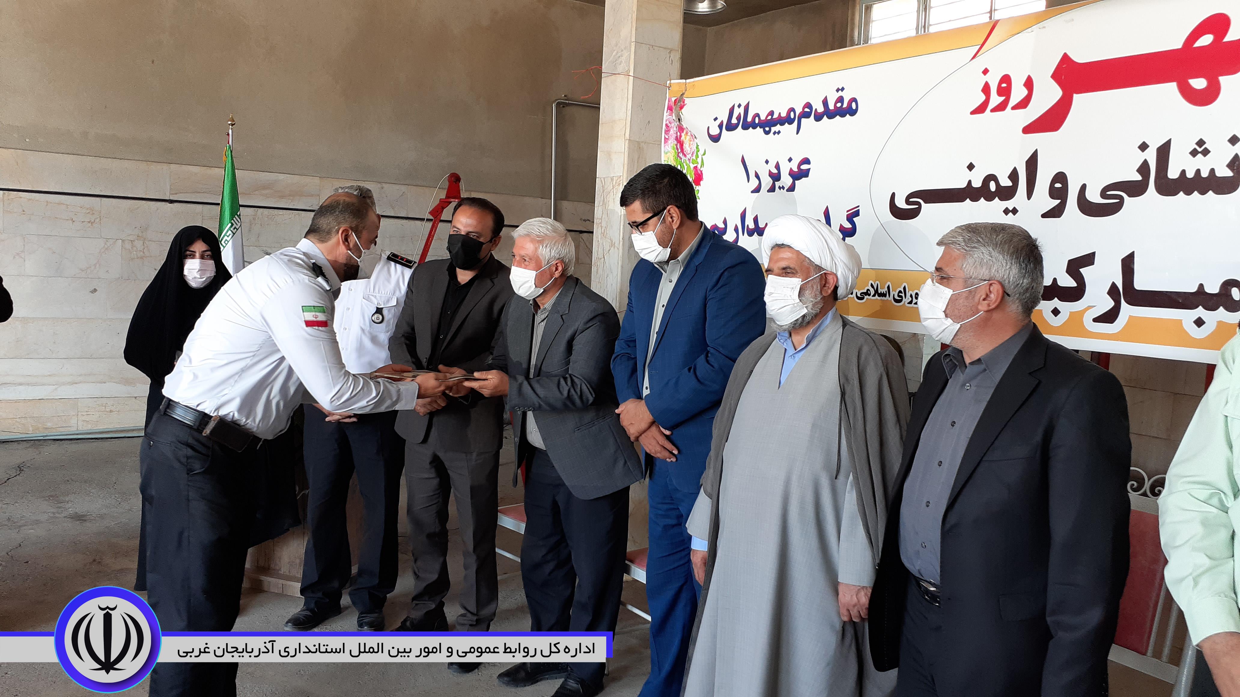 مراسم گرامیداشت 7 مهر روز آتش نشانی و ایمنی با حضور منوچهر شاکر فرماندار شهرستان نقده برگزار شد
