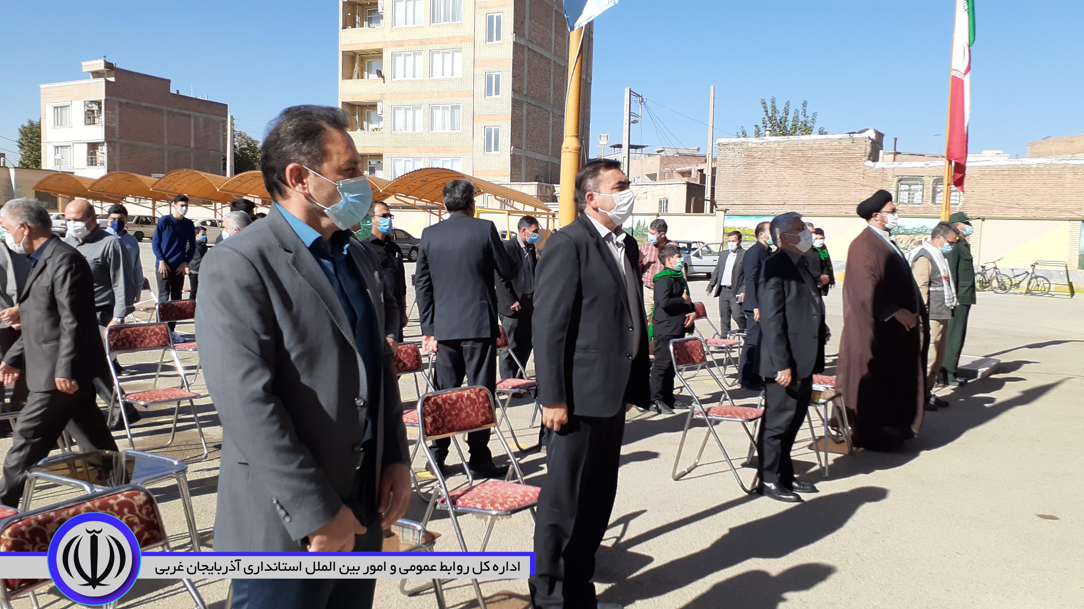 نواختن زنگ مقاومت و ایثار با حضور منوچهر شاکر فرماندار شهرستان نقده