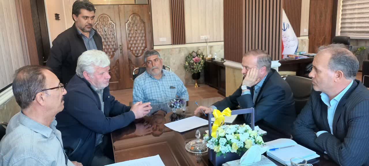 ملاقات مردمی و دیدار چهره به چهره امیرعباس جعفری فرماندار شهرستان نقده  با مردم شریف شهرستان در راستای رسیدگی به مشکلات مردمی + تصاویر