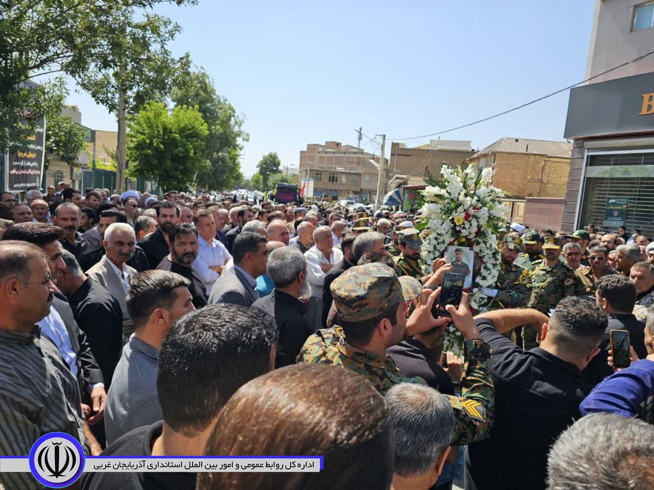 مراسم تشییع پیکر پاک شهید زبیر امینی فر در شهرستان نقده برگزار شد