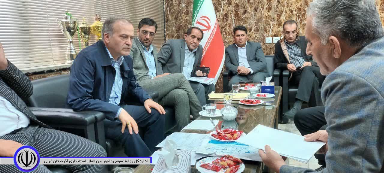 دیدار چهره به چهره فرماندار نقده با شهروندان در محل شهرداری برگزار شد