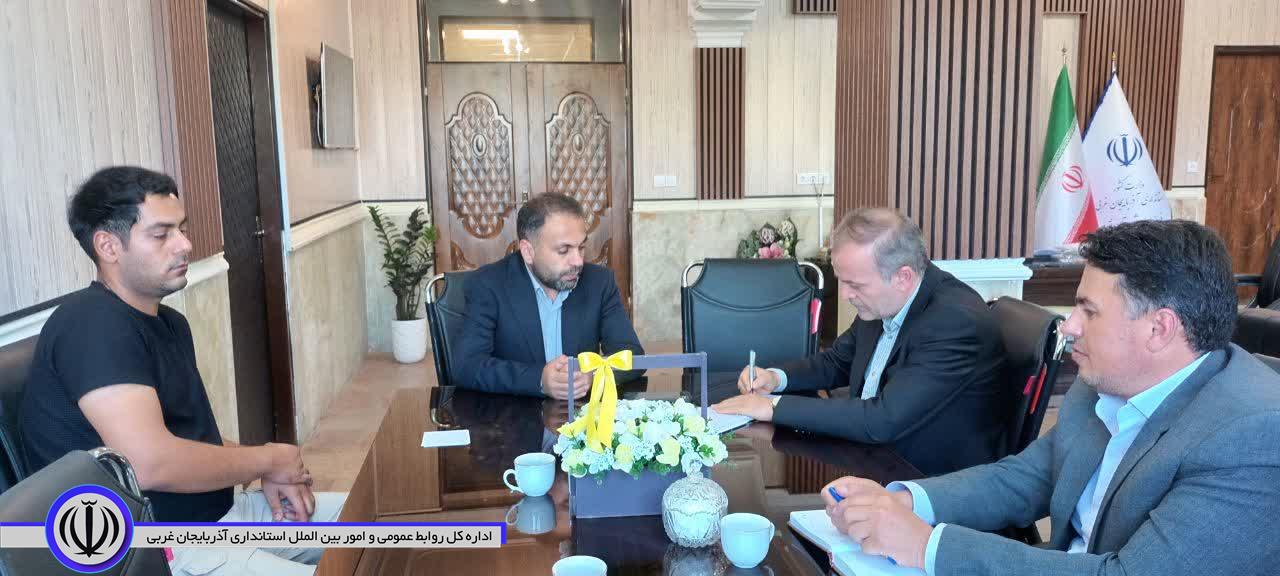 ملاقات مردمی و دیدار چهره به چهره سرپرست فرمانداری نقده با مردم شریف شهرستان