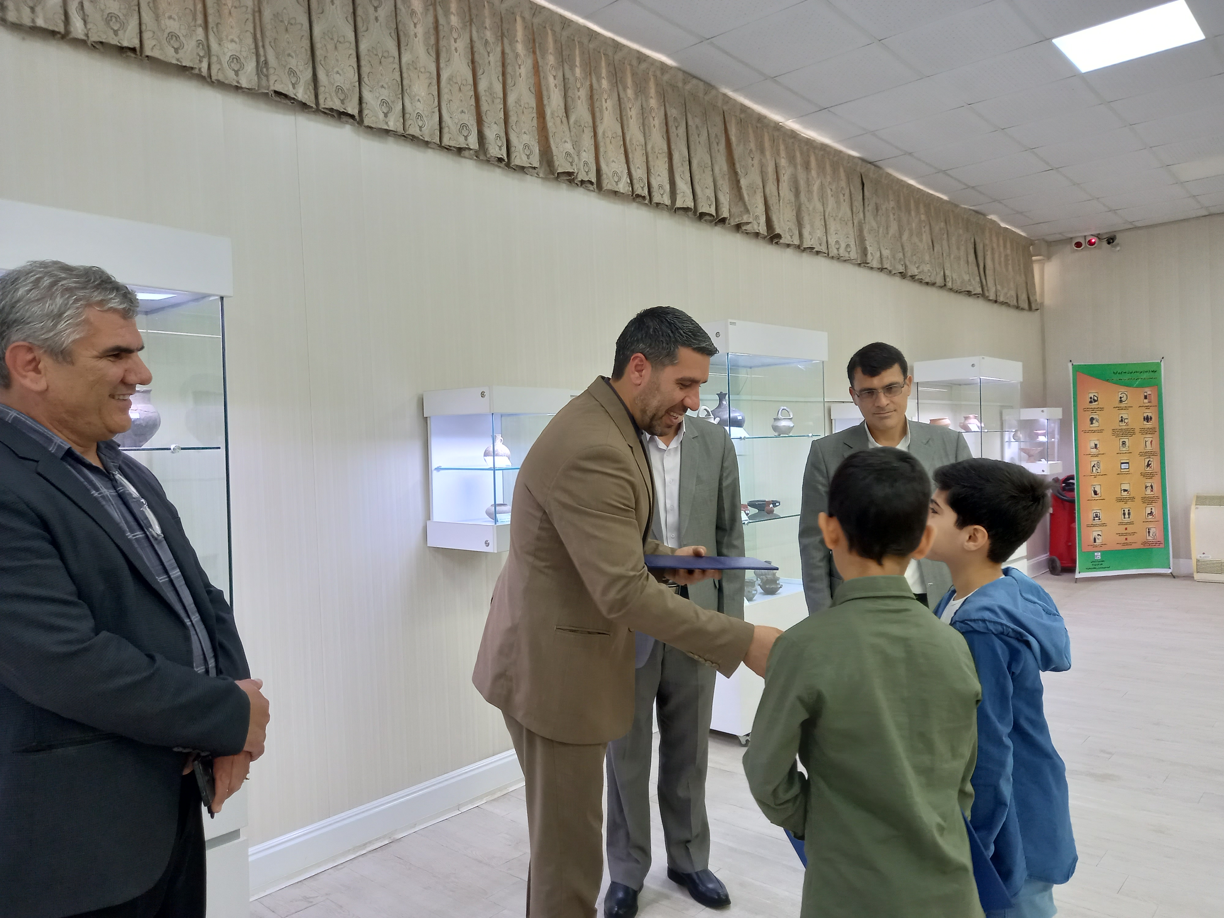 بازدید فرماندار نقده از اداره میراث فرهنگی، گردشگری و صنایع دستی و موزه این شهرستان