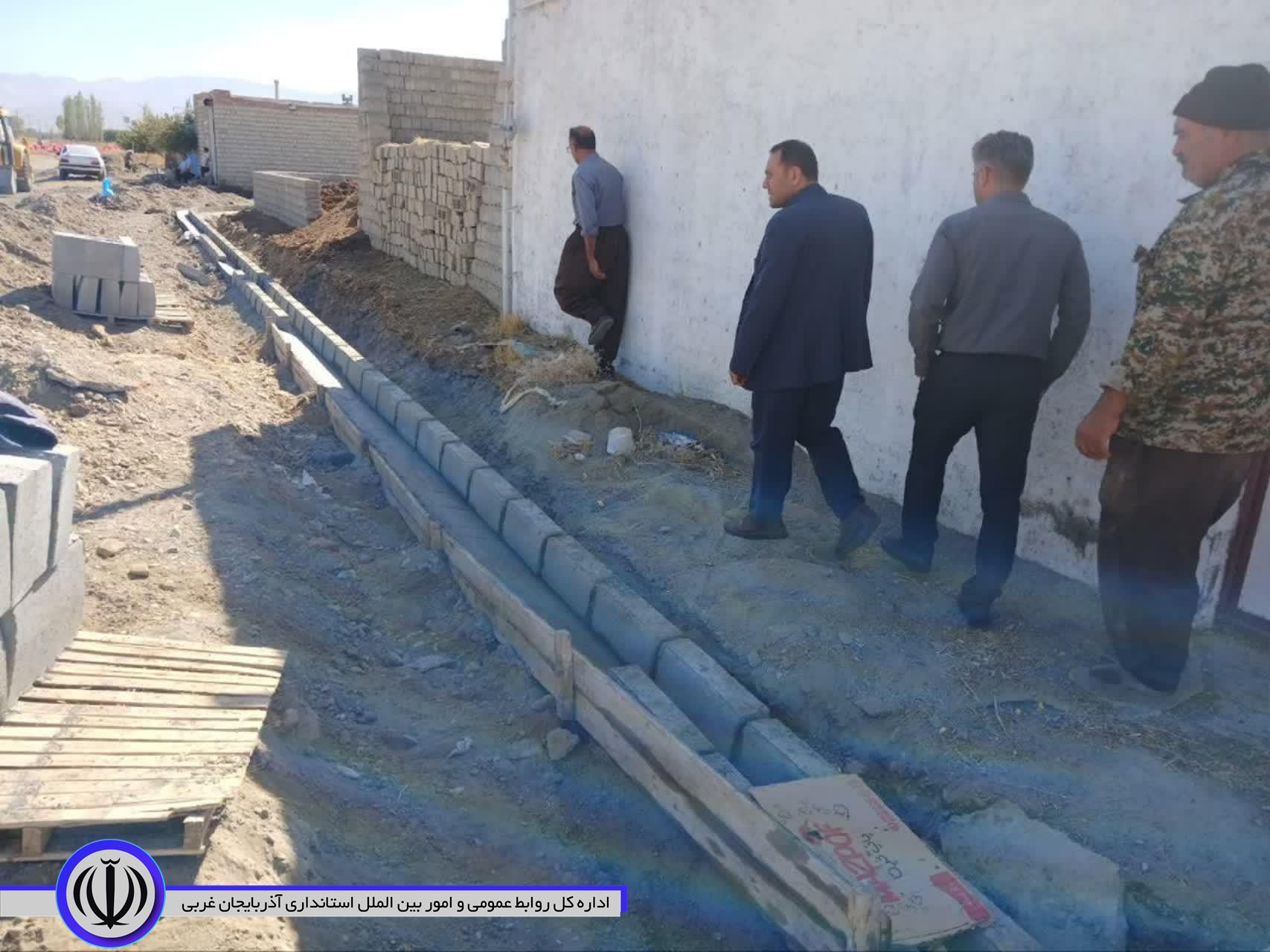 بازدید بخشدار مرکزی نقده از پروژه های عمرانی در حال اجرا در روستاهای آلاگوز علیا و چیانه