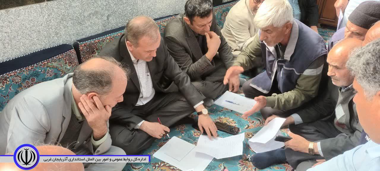 برگزاری میز ارتباطات مردمی فرماندار شهرستان نقده در شهر محمدیار