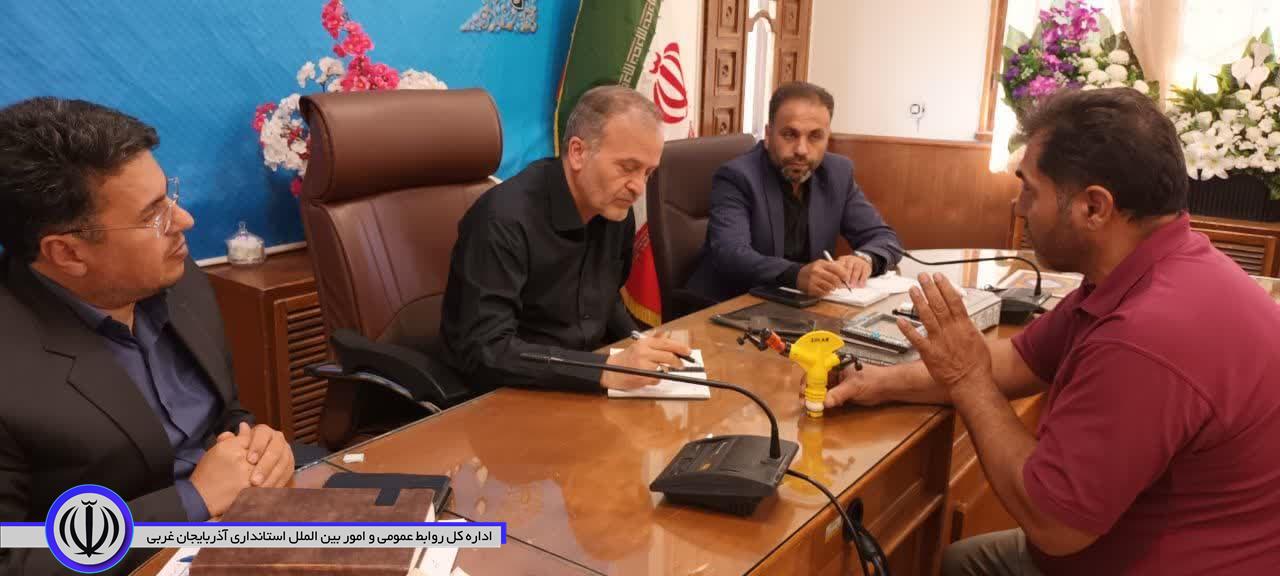 ملاقات مردمی و دیدار چهره به چهره سرپرست فرمانداری شهرستان نقده با شهروندان برگزار شد