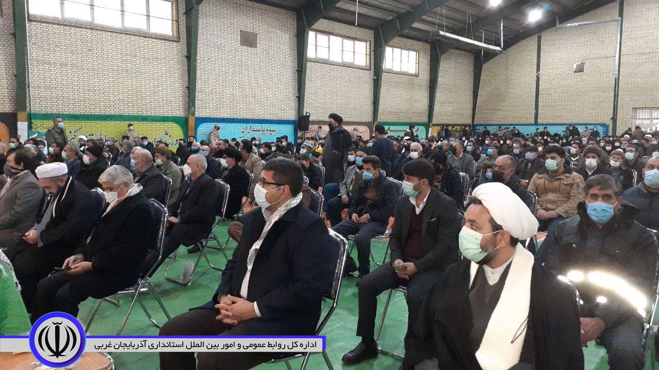 اجتماع بزرگ سلیمانی ها با حضور منوچهر شاکر فرماندار شهرستان و سردار شهسواری فرمانده سپاه شهداء استان آذربایجان غربی